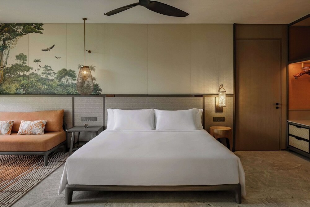 Room, 1 King Bed (Retreat)