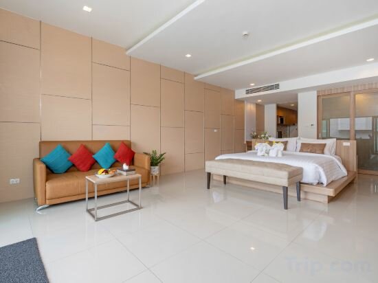 Premier Suite Pool Access