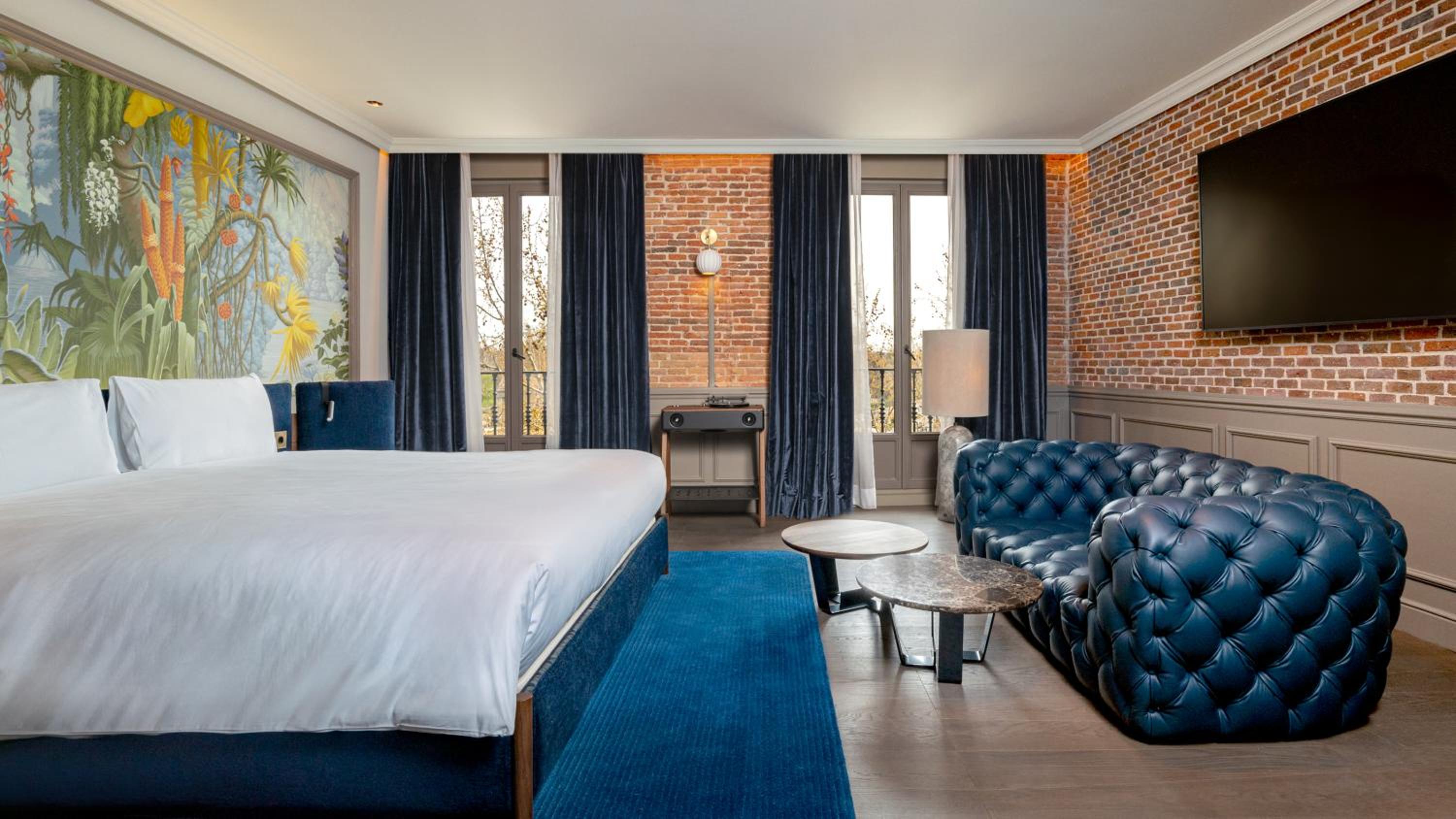 Suite with City View