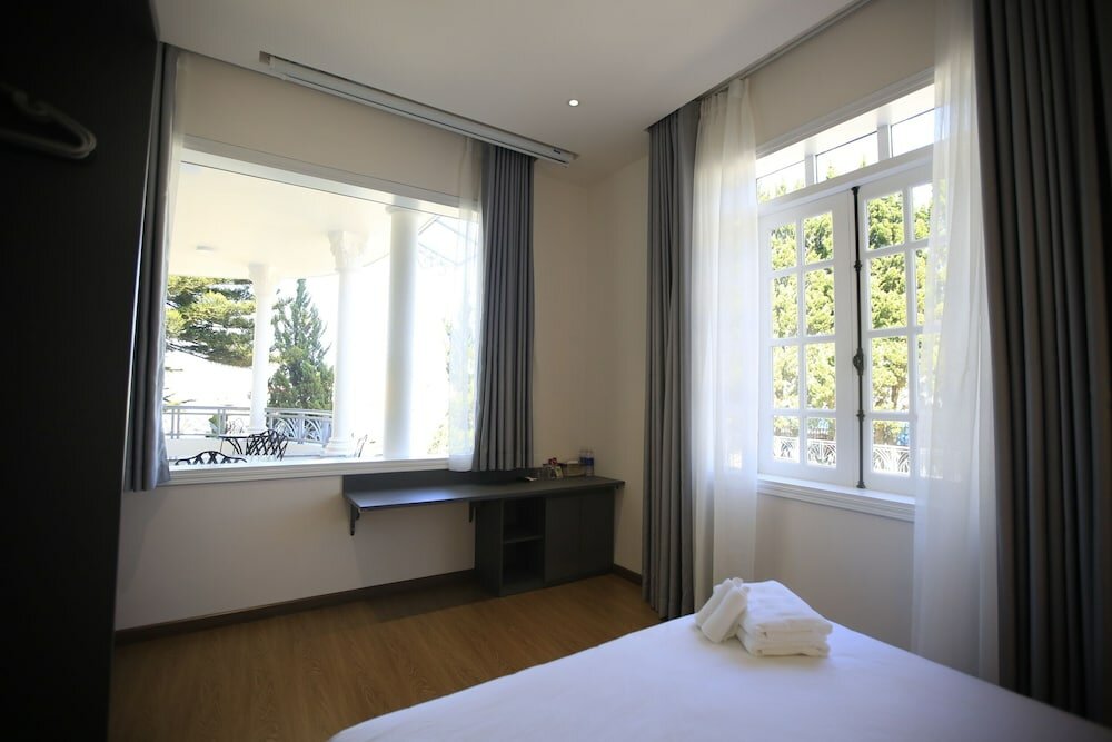 Family Room, Garden View