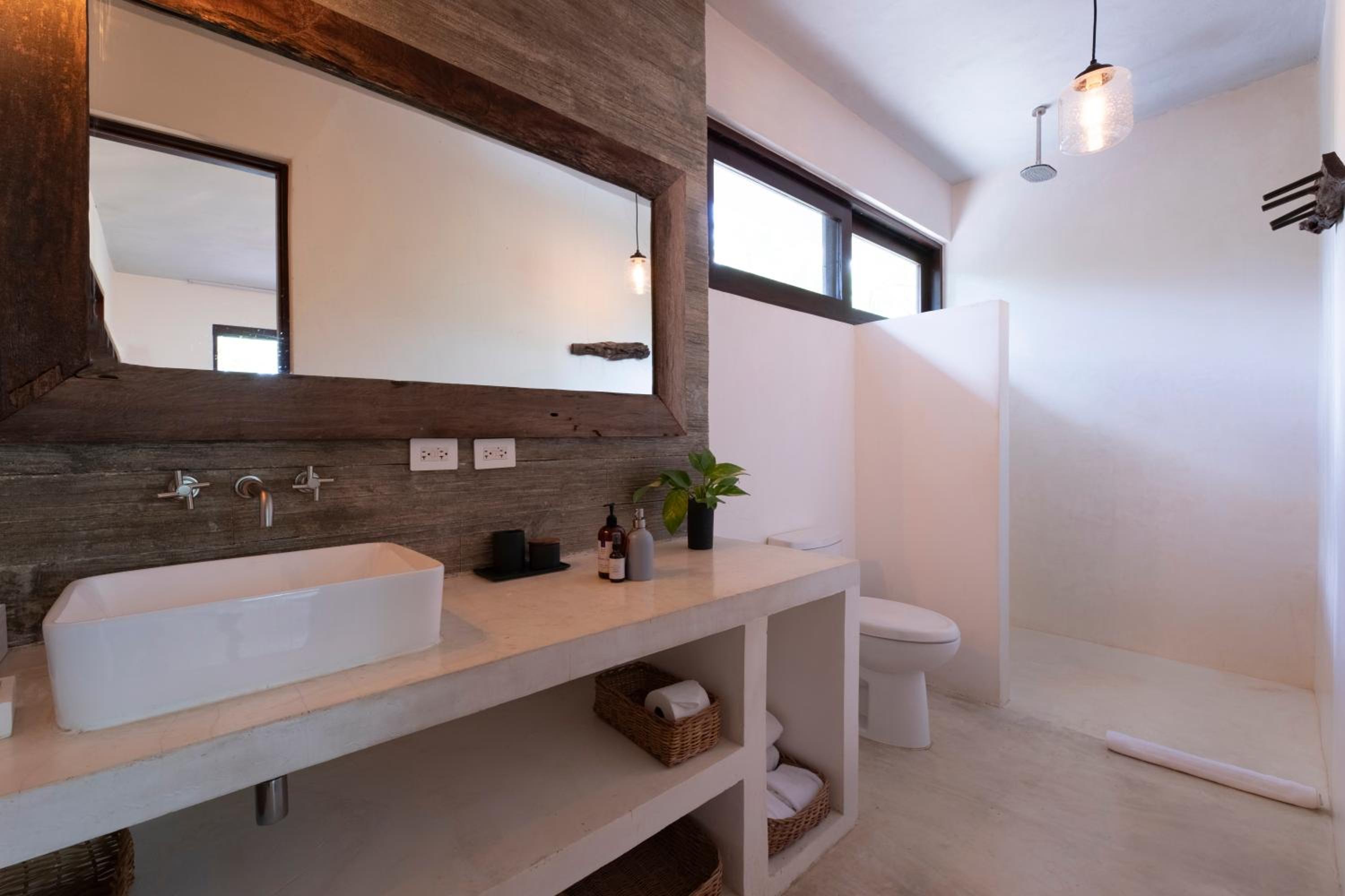 Jungle Suite with Balcony