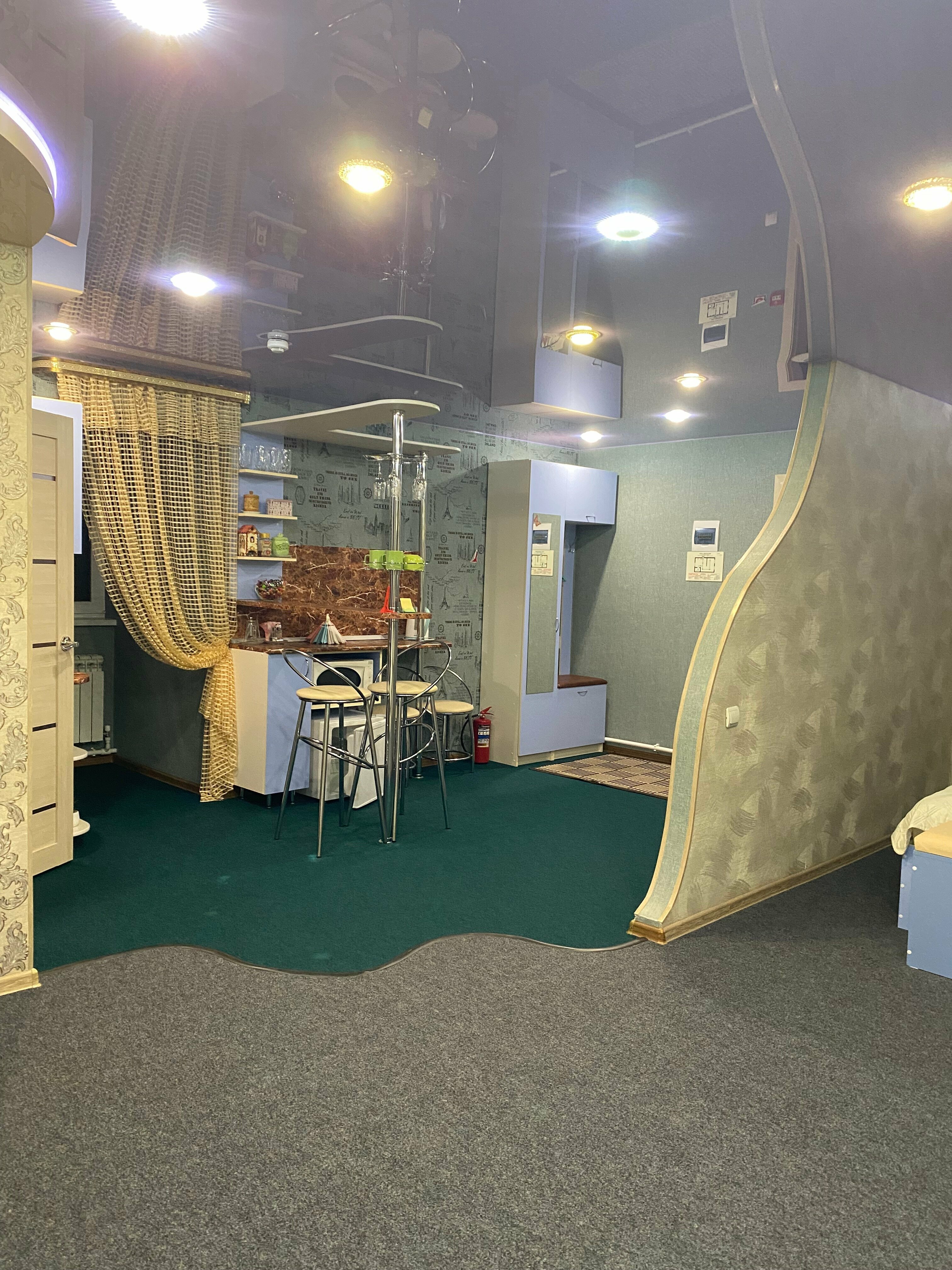 Номер-студия с кроватью размера "king-size" и диван-кроватью