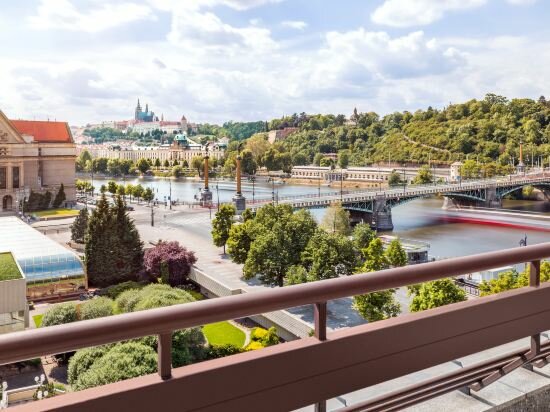 Deluxe Castle View With Terrace