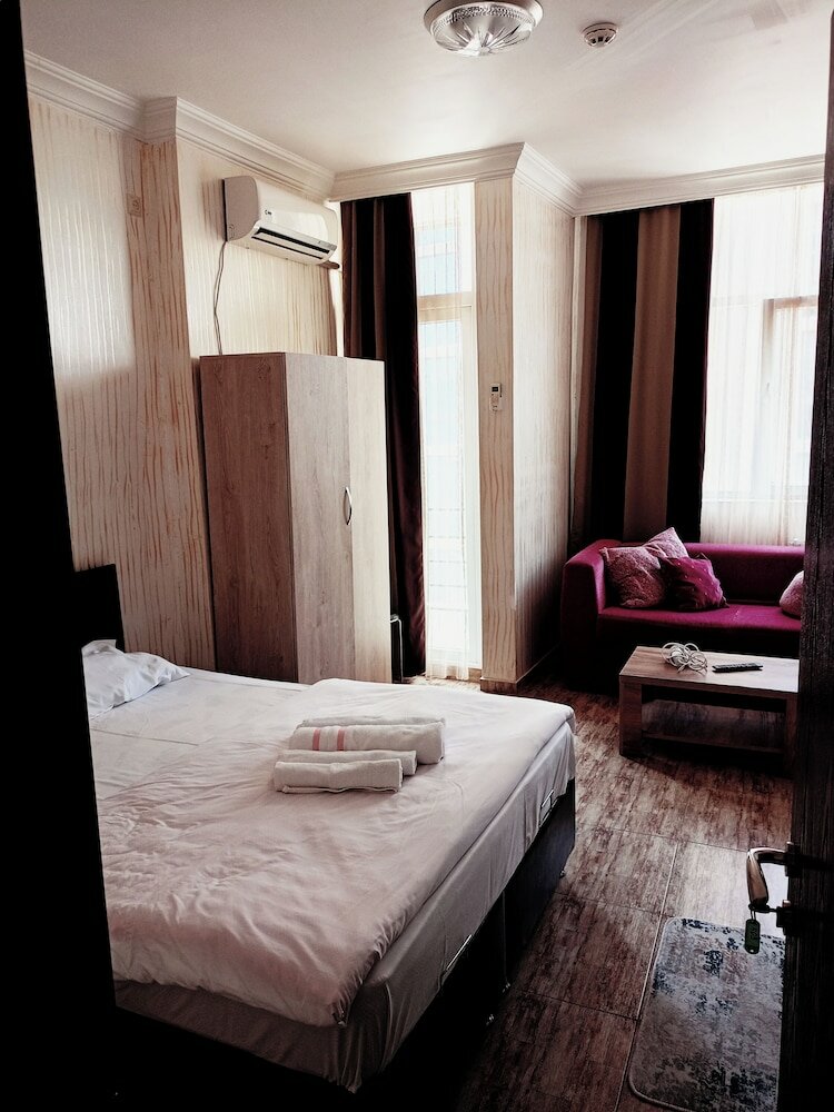 Twin Room, Balcony, City View