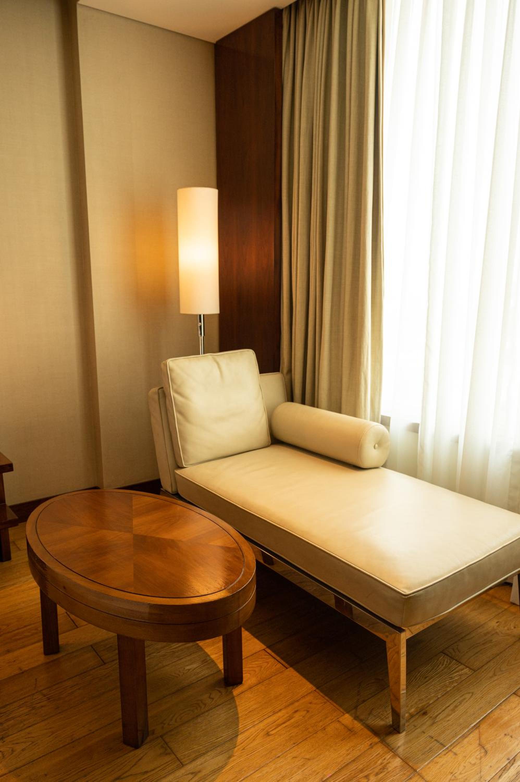 Executive King Room - Lounge Access