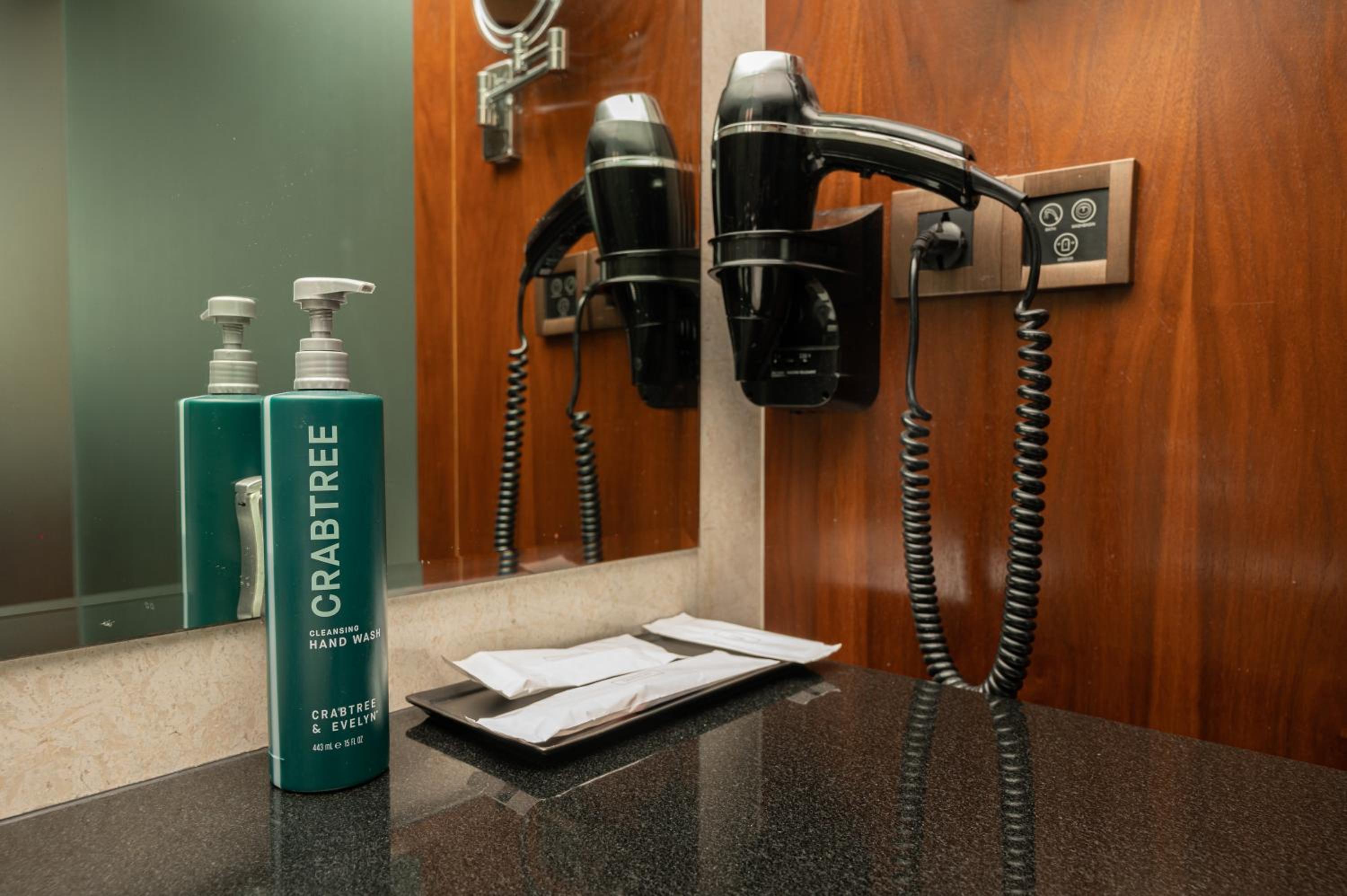 Executive King Room - Lounge Access