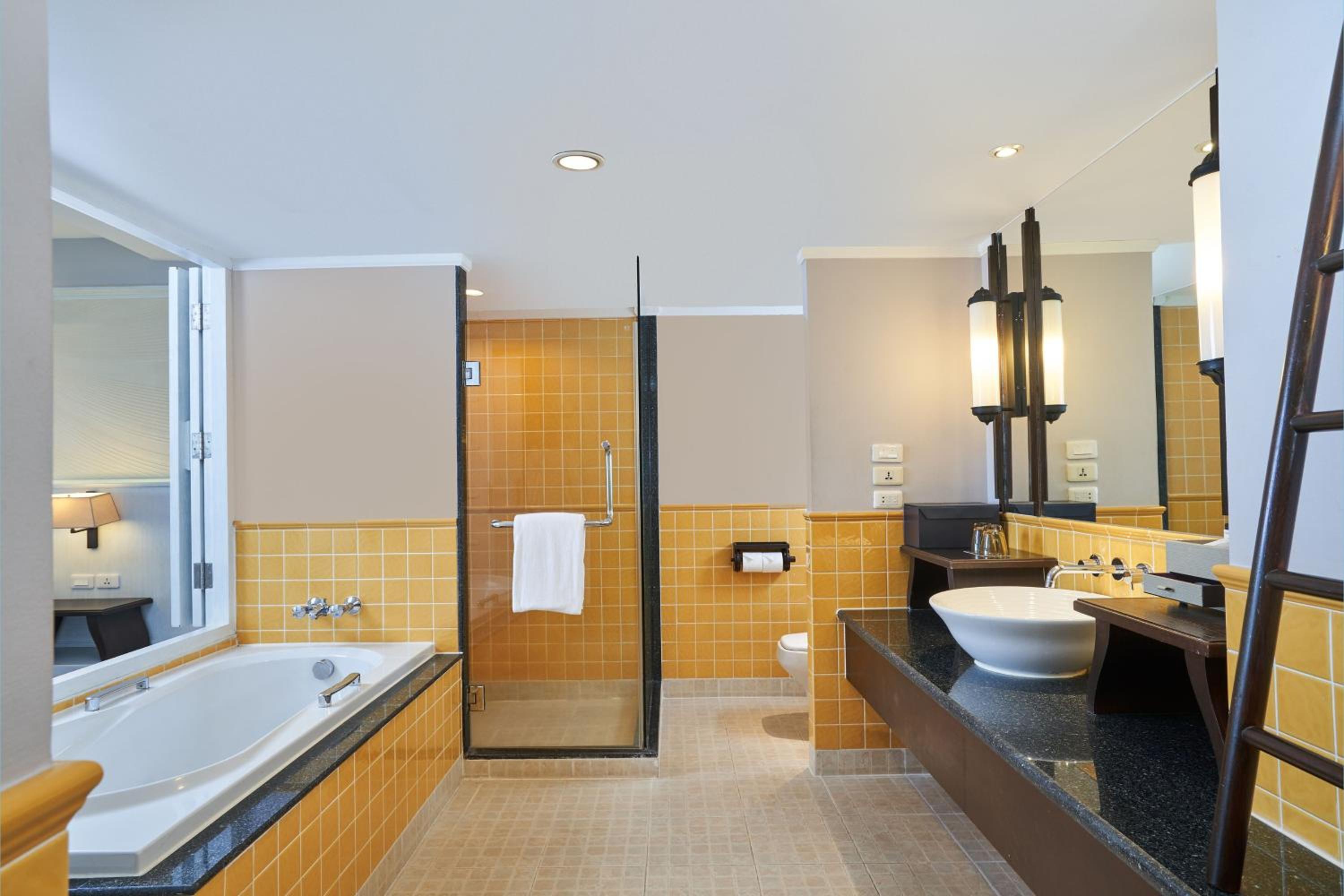 Family Suite, 2 Bedroom Suite, Partial sea view, Balcony