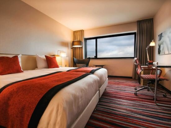 Classic Twin Room With View