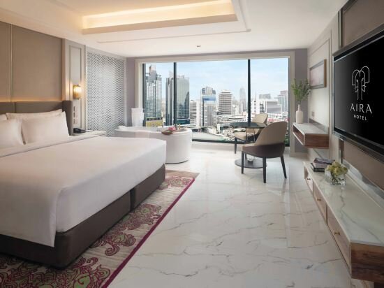 Jacuzzi Corner Club Lounge Access