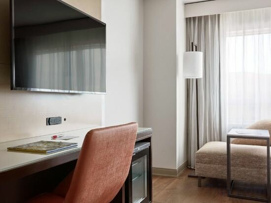 2 Queen Room with M Club Lounge Access