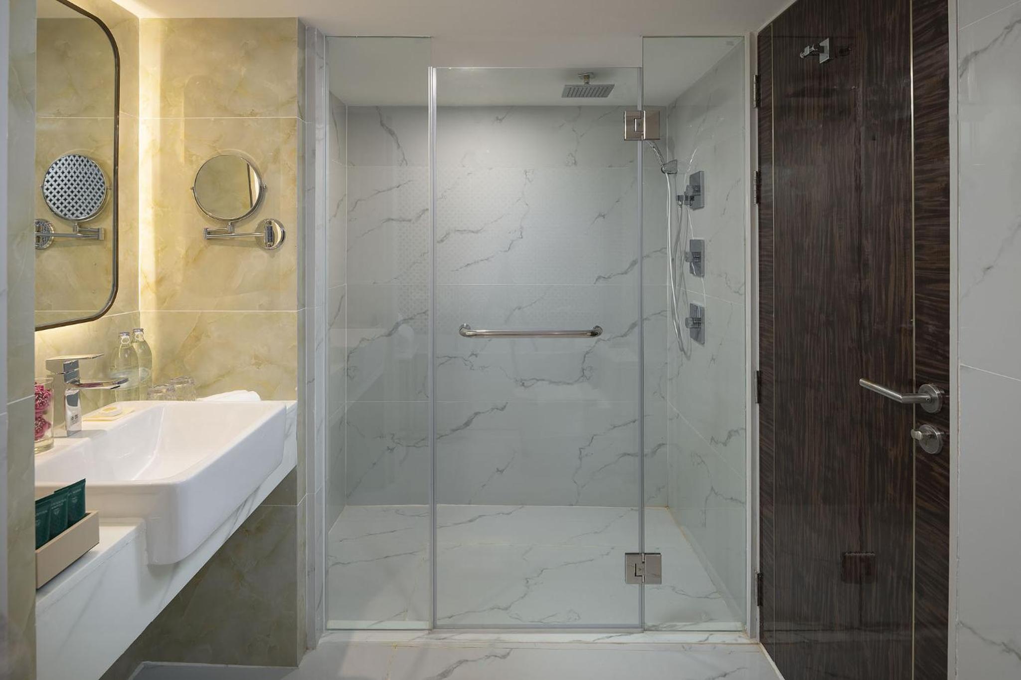 Premier Suite with Club Lounge Access