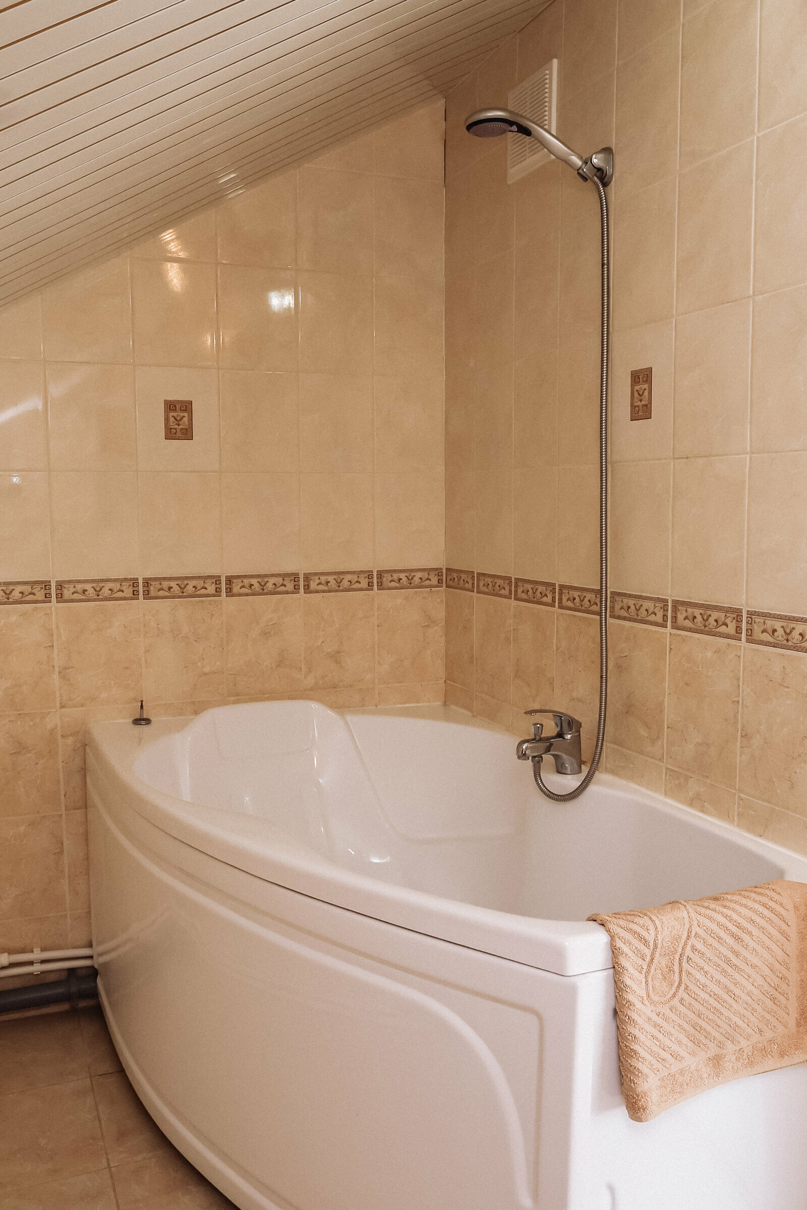 Двухместный номер с 2 отдельными кроватями и ванной