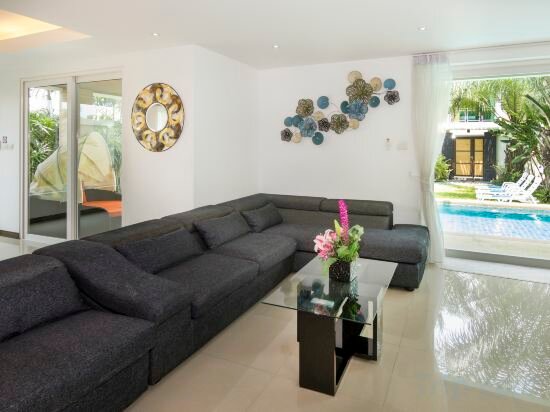 Villa T8 Private Pool With Jacuzzi Four Bedroom Non Smoking