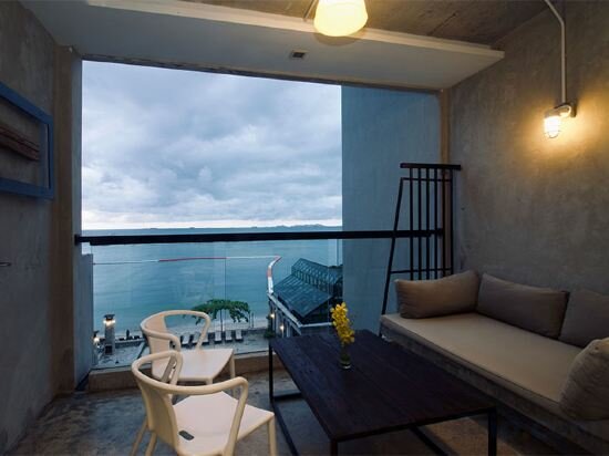 Deluxe Ocean View Room