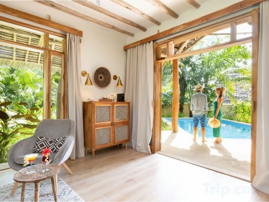 Luxury Garden Villa With Pool