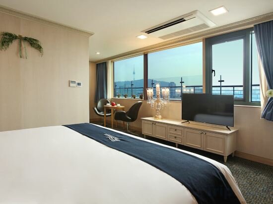 Balcony Suite