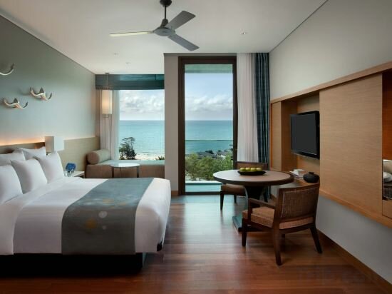 Deluxe Ocean View Room