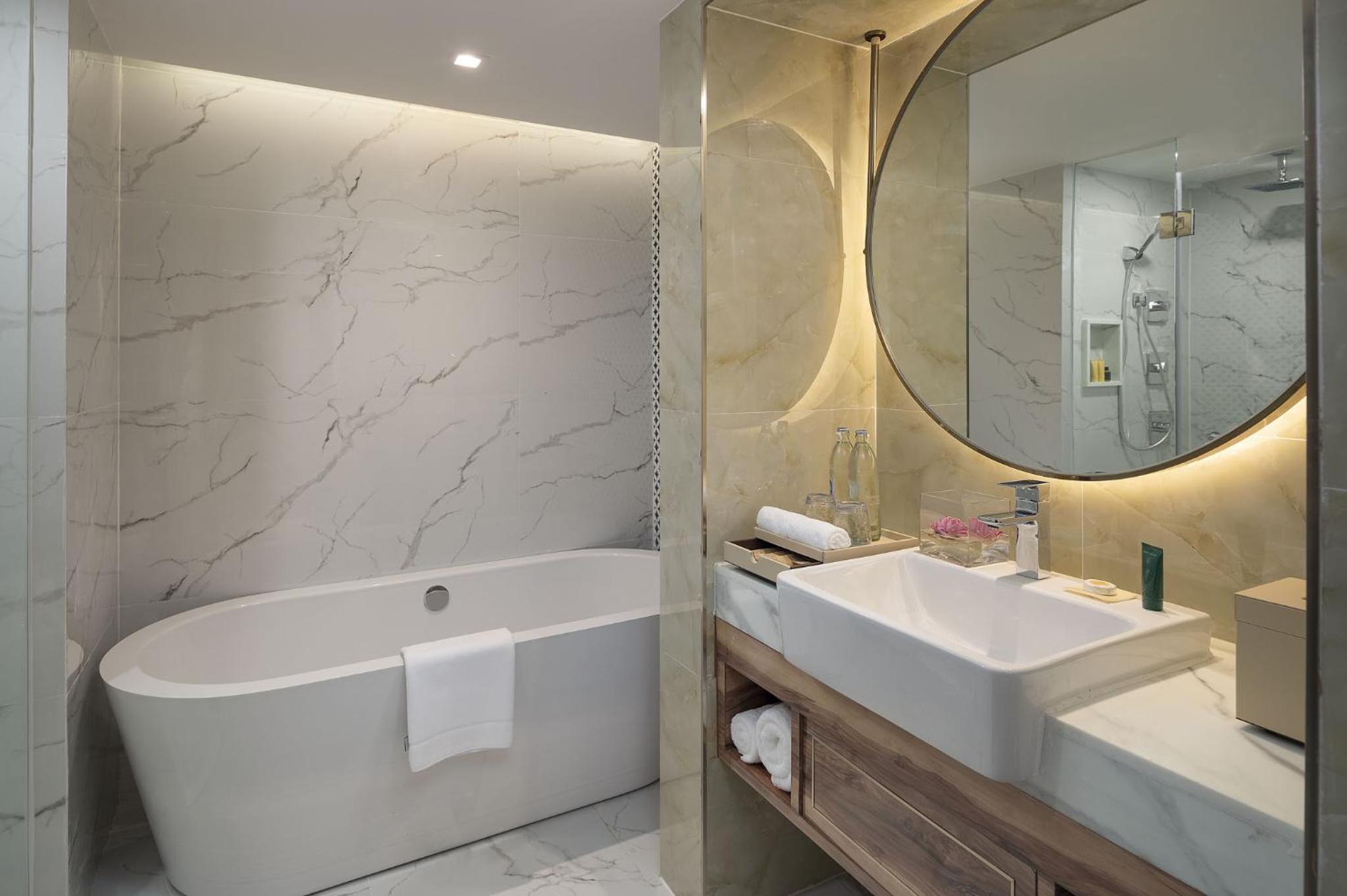 Aira Suite with Club Lounge Access