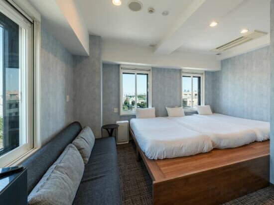 Triple Room With City View