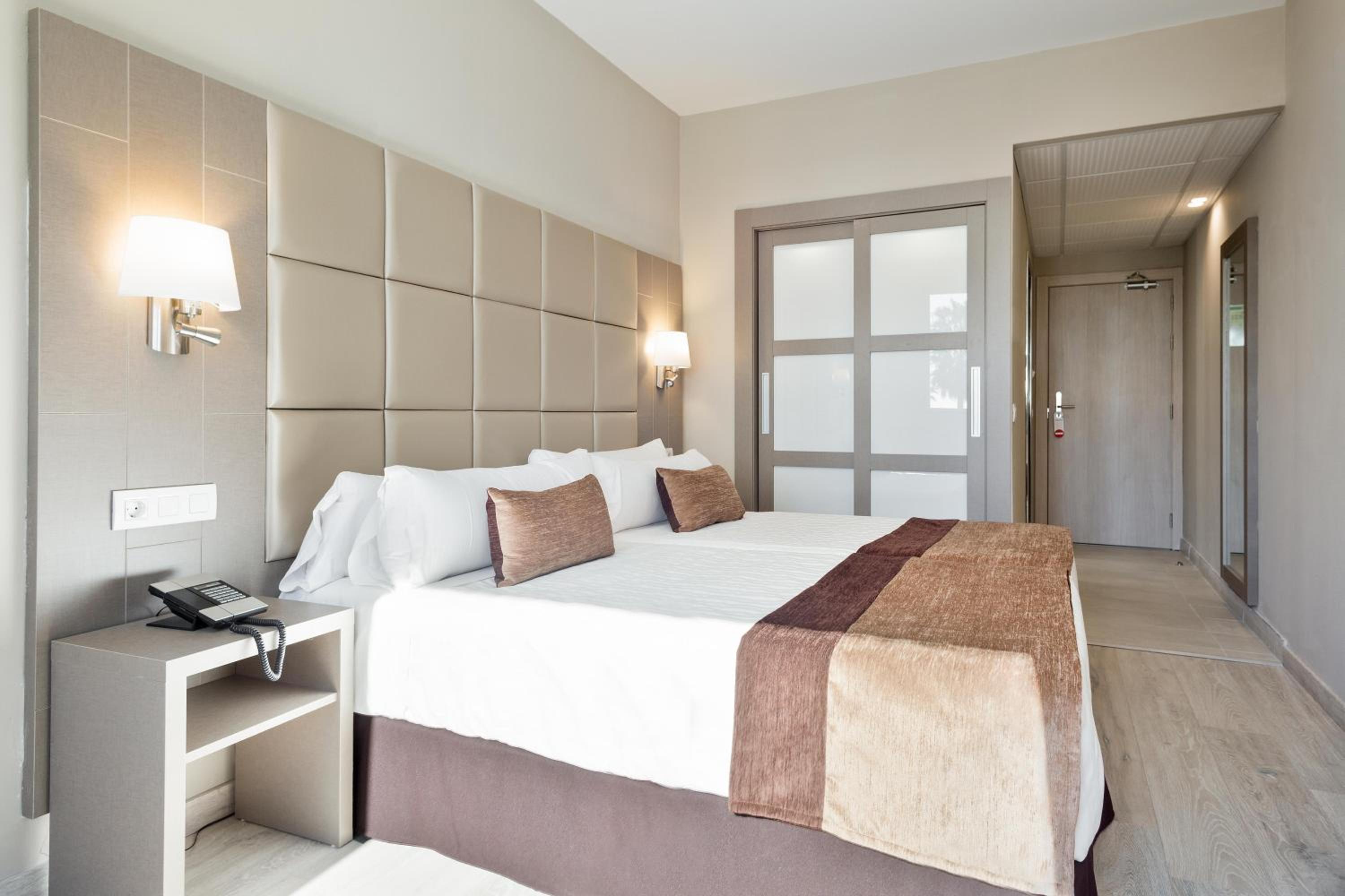 Business Double Room with Garden View
