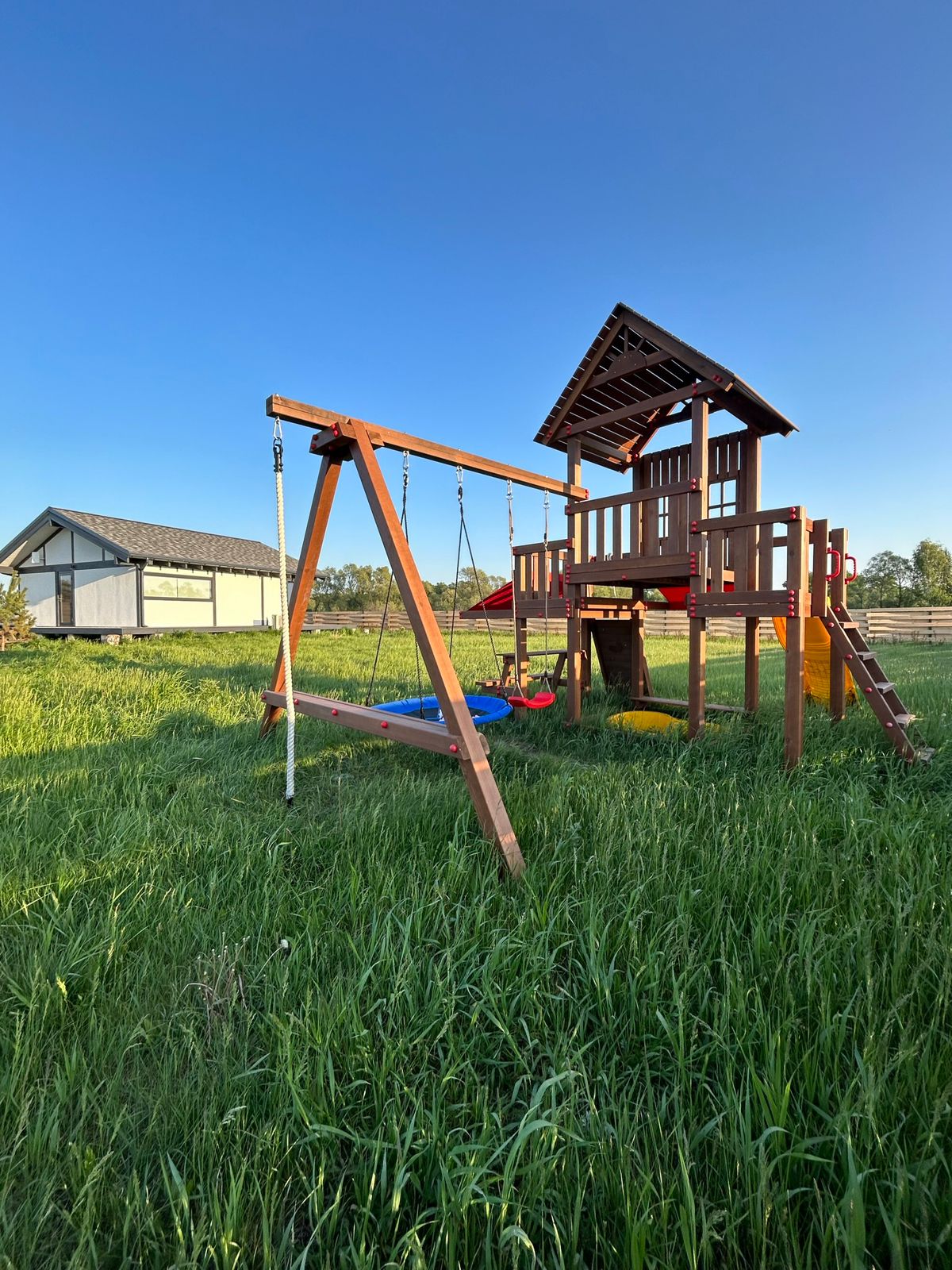 Дом с видом на озеро