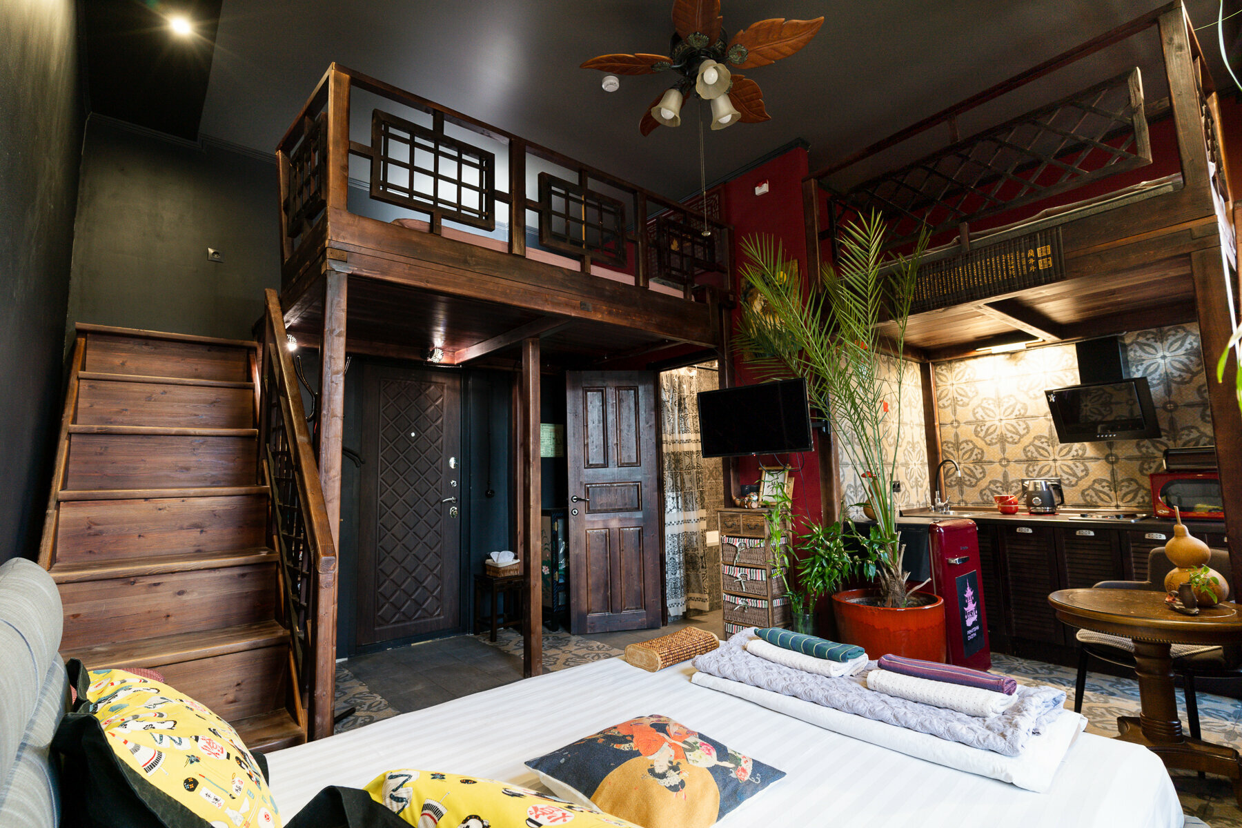 Двухуровневый четырехместный номер