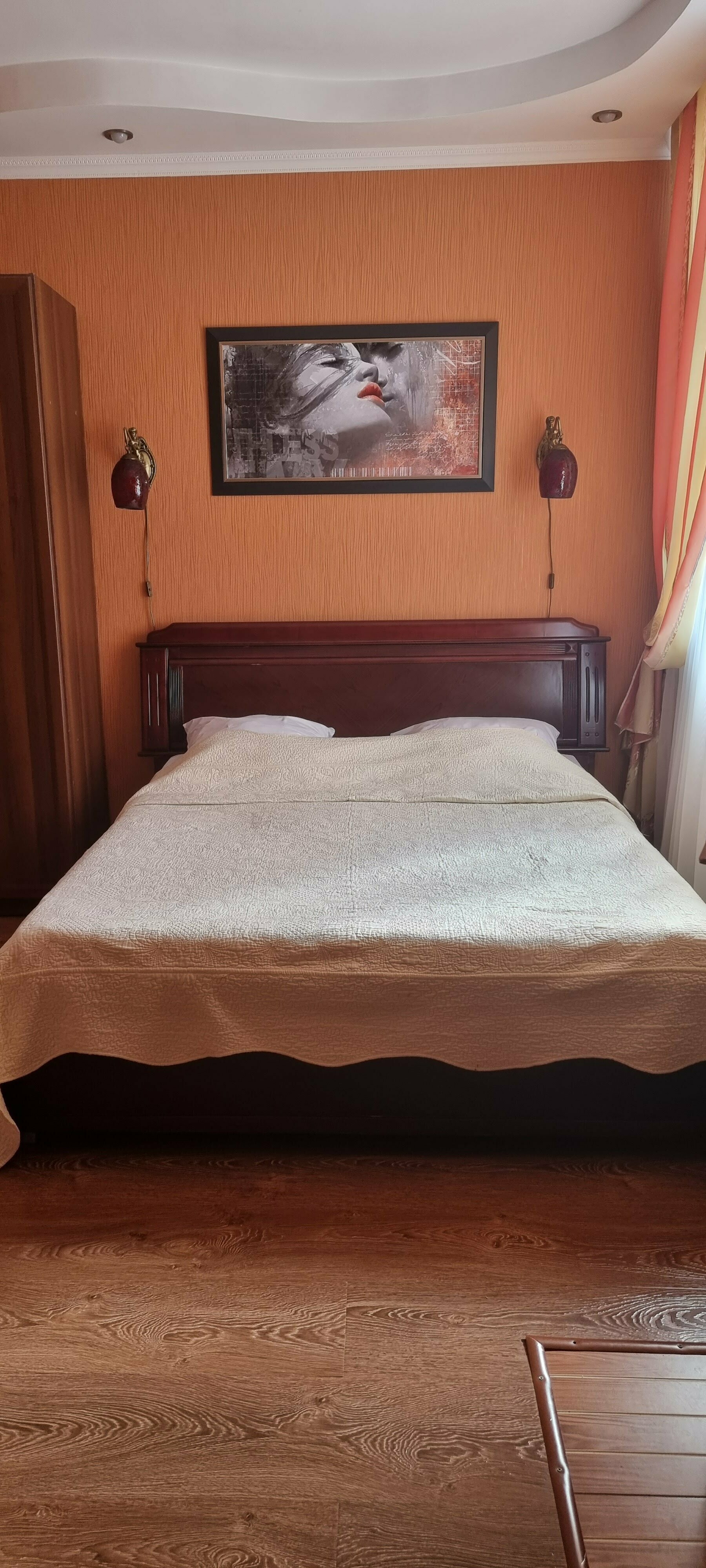 Двухместный номер с большой кроватью