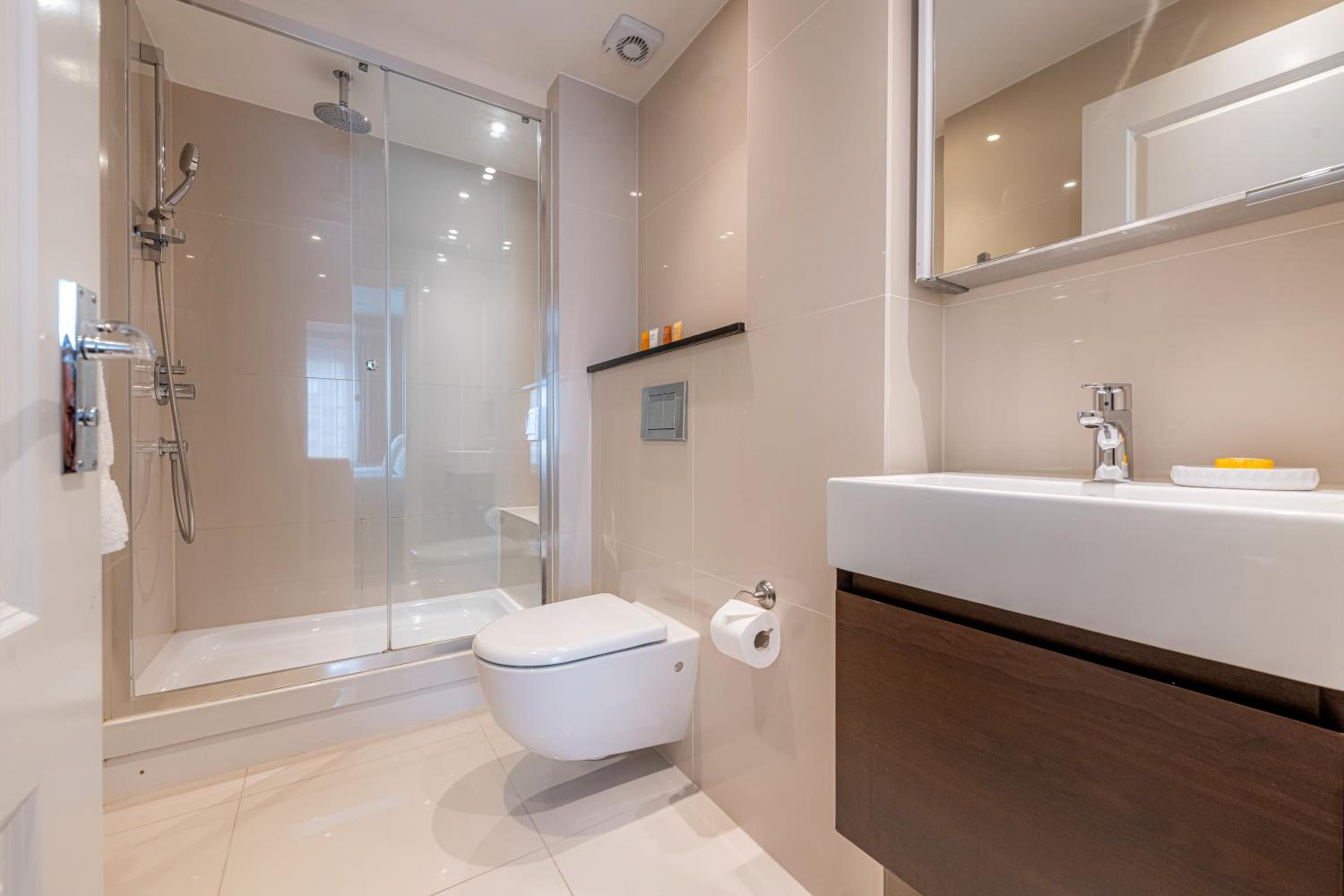 Deluxe Two-Bedroom Apartment