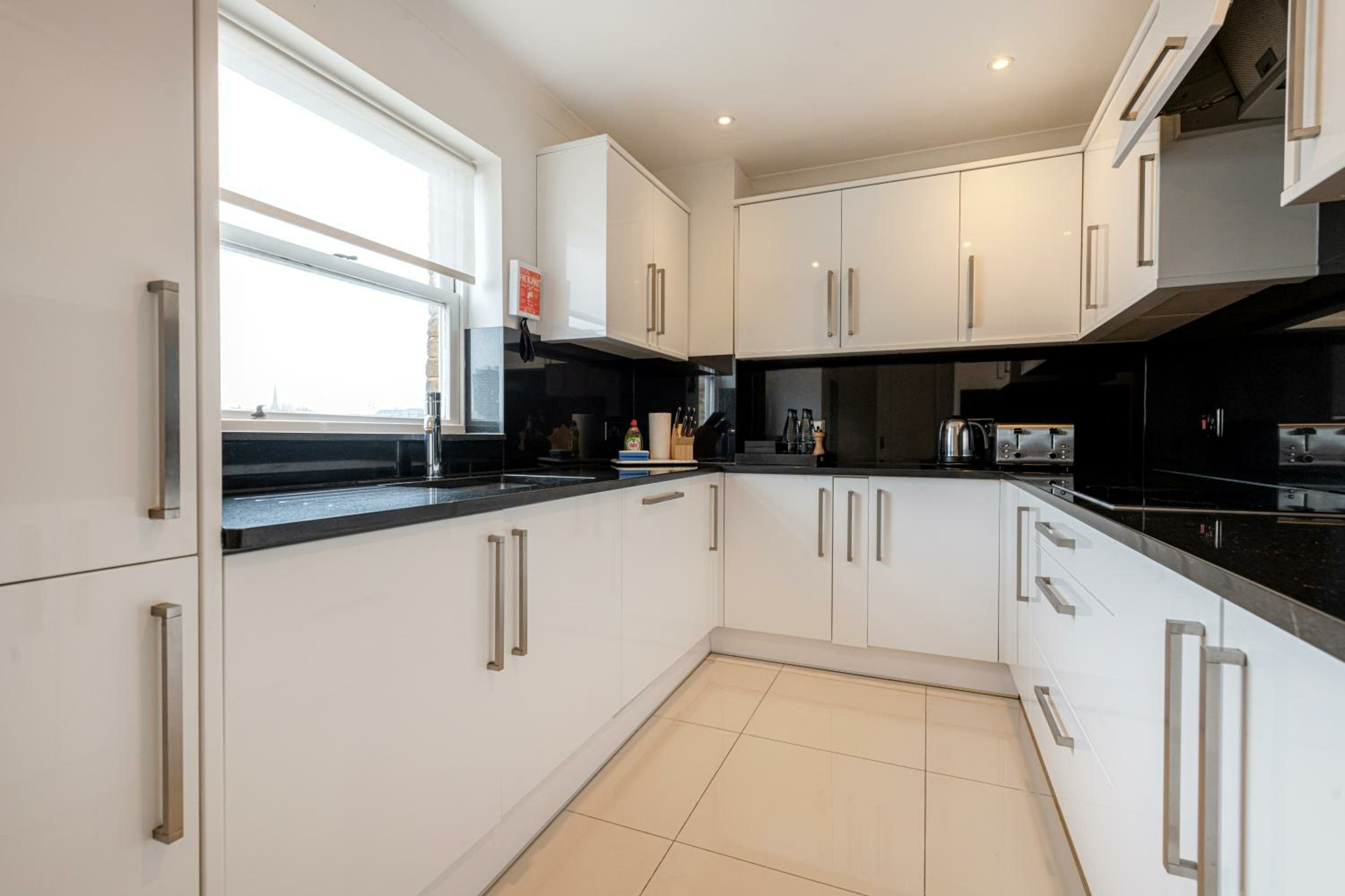 Deluxe Two-Bedroom Apartment