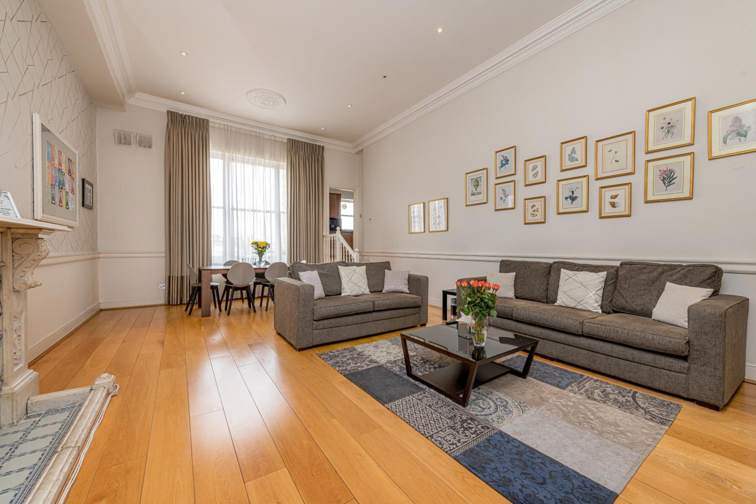 Deluxe Two-Bedroom Apartment