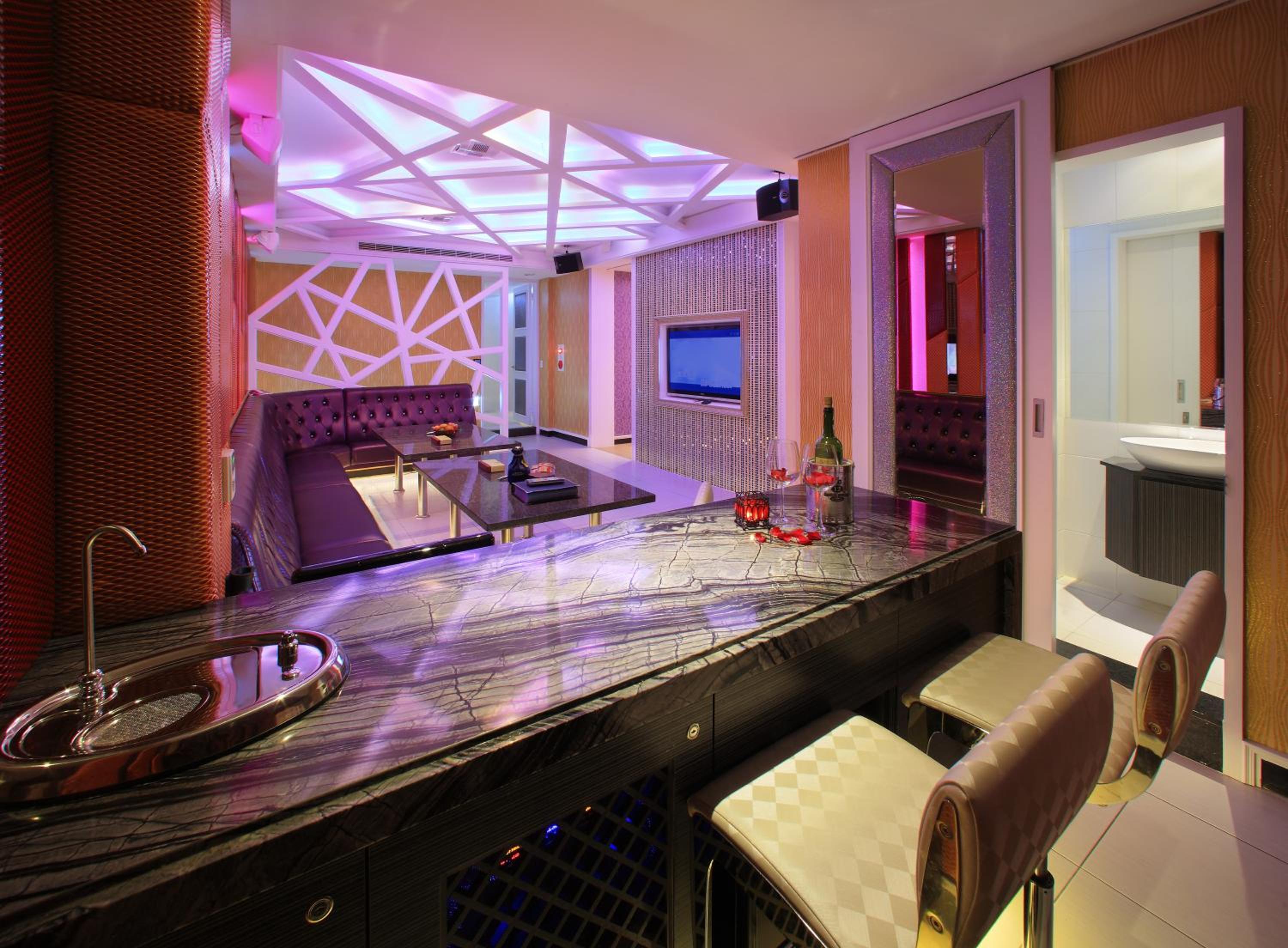 Queen Room with Spa Bath