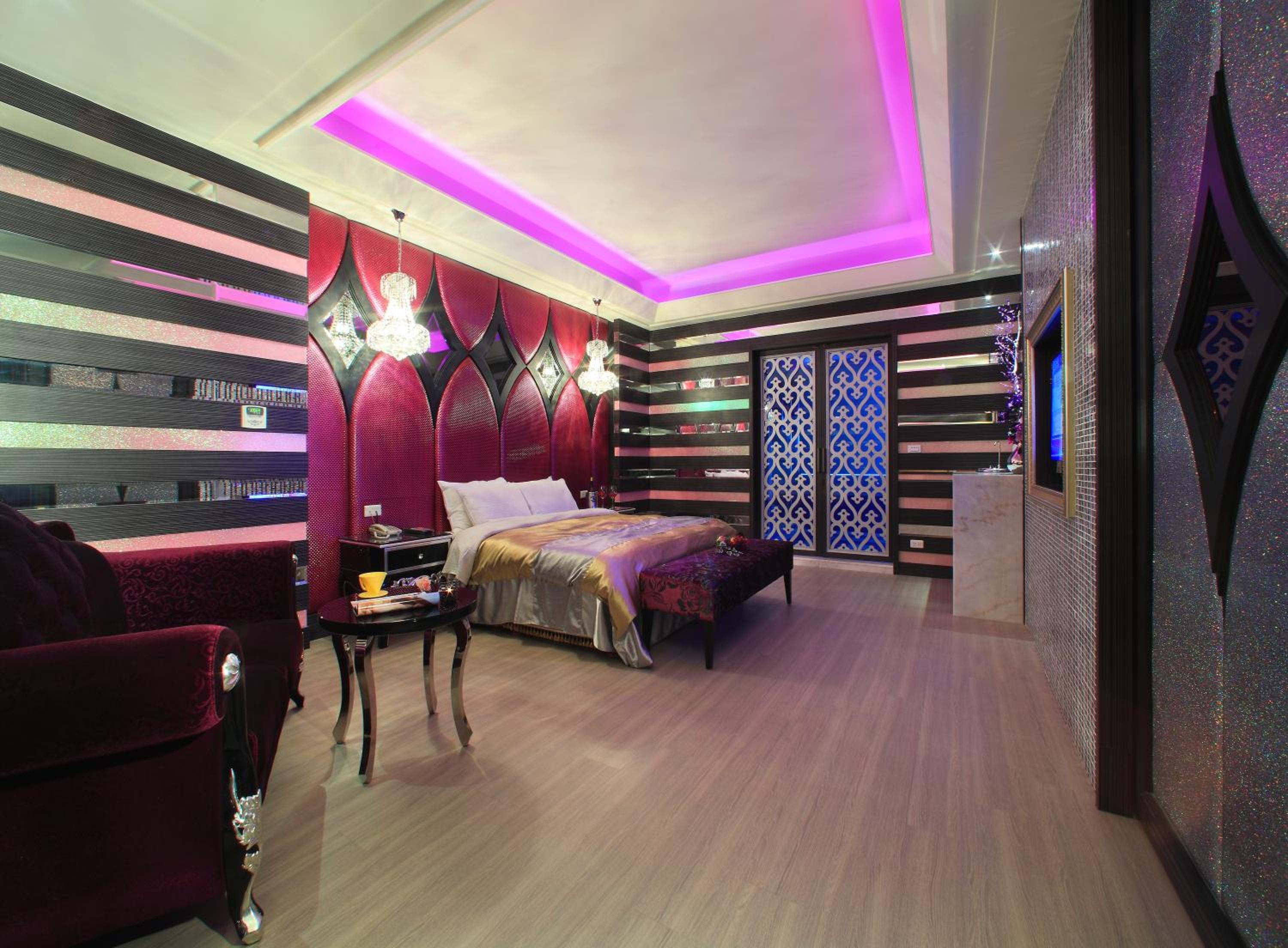 Queen Room with Spa Bath