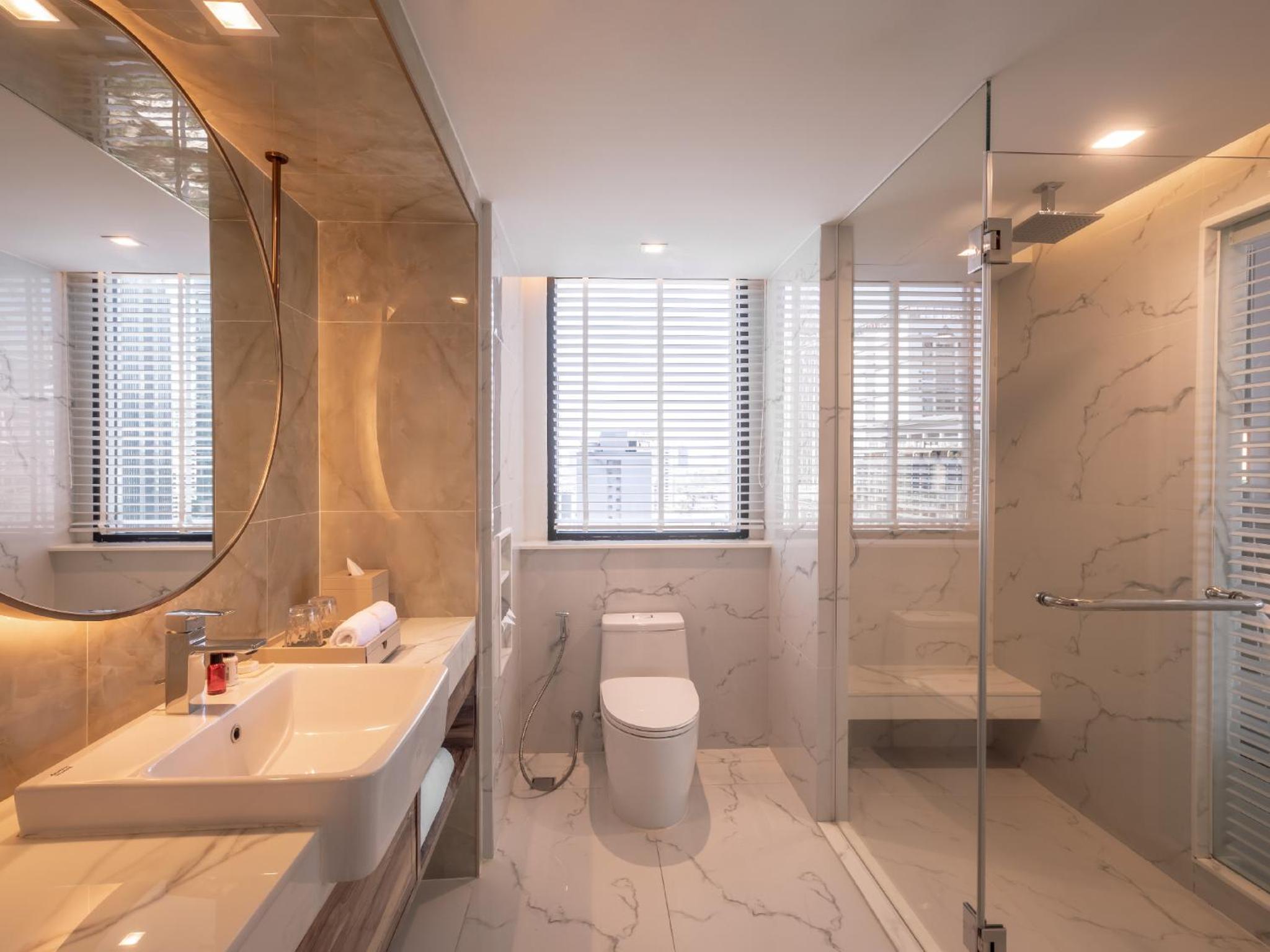 Jacuzzi Corner with Club Lounge Access