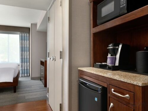 Family Studio Suite в Hilton Garden Inn Stony Brook