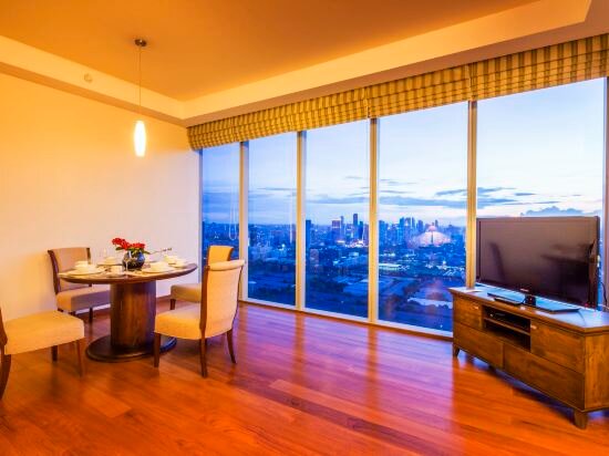 One-Bedroom Park Premier