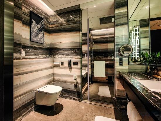 Grand Deluxe 2 Bedrooms Suite