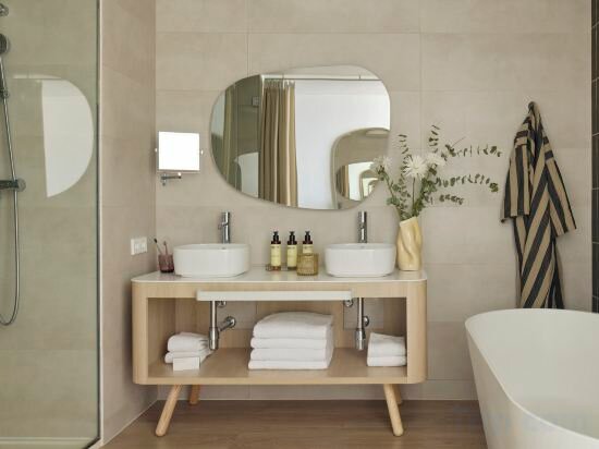 ME, Superior Room, Bathtub, Sea View