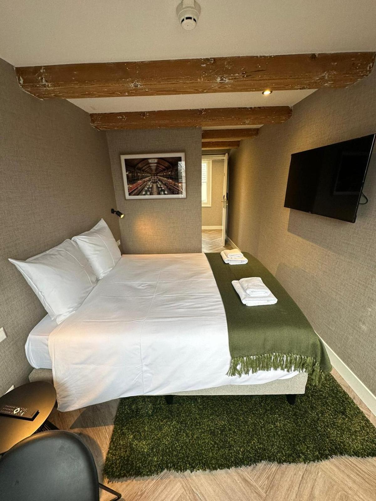 Cozy Double Room with Canal View