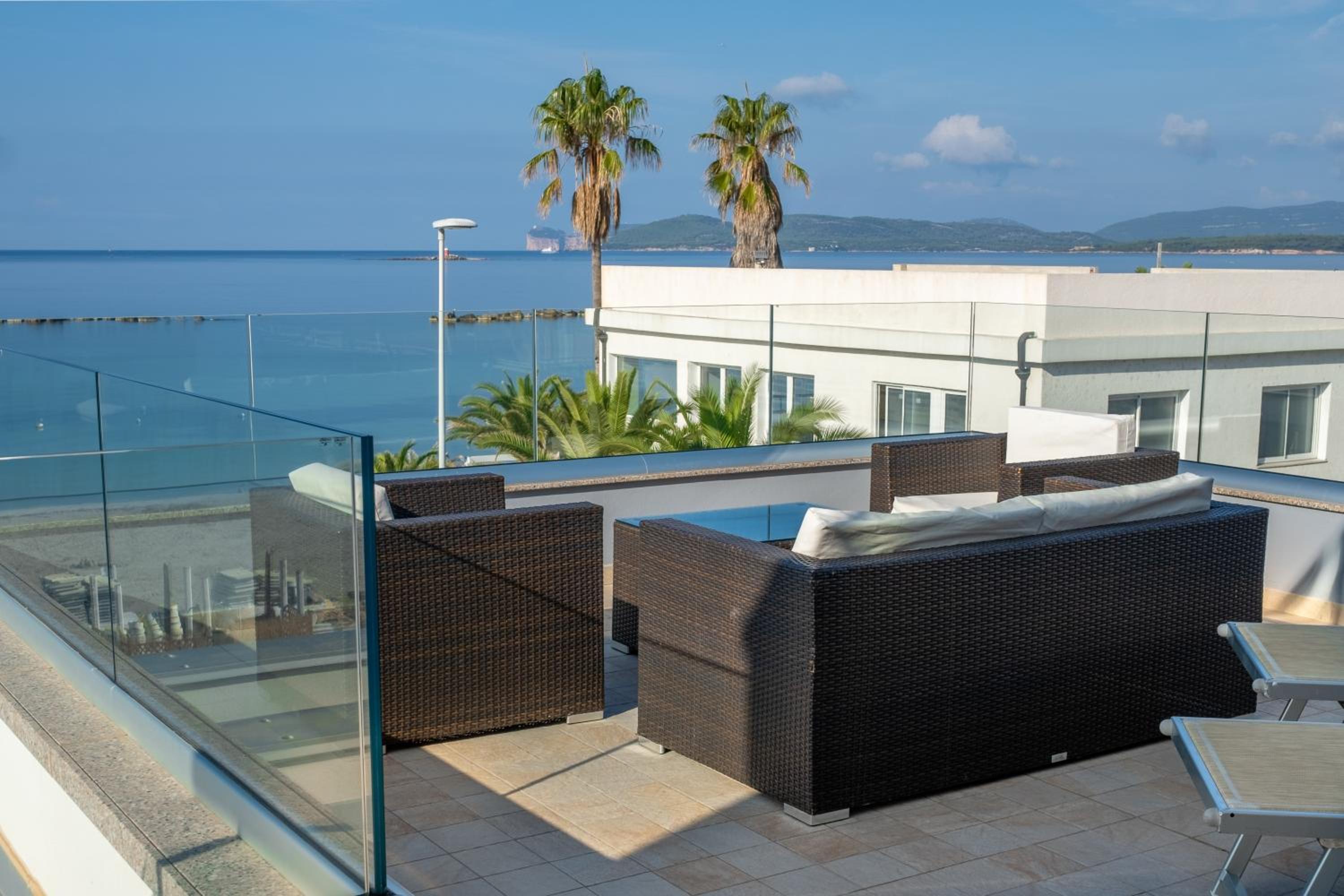 Superior Two-Bedroom Apartment with Terrace and Sea View