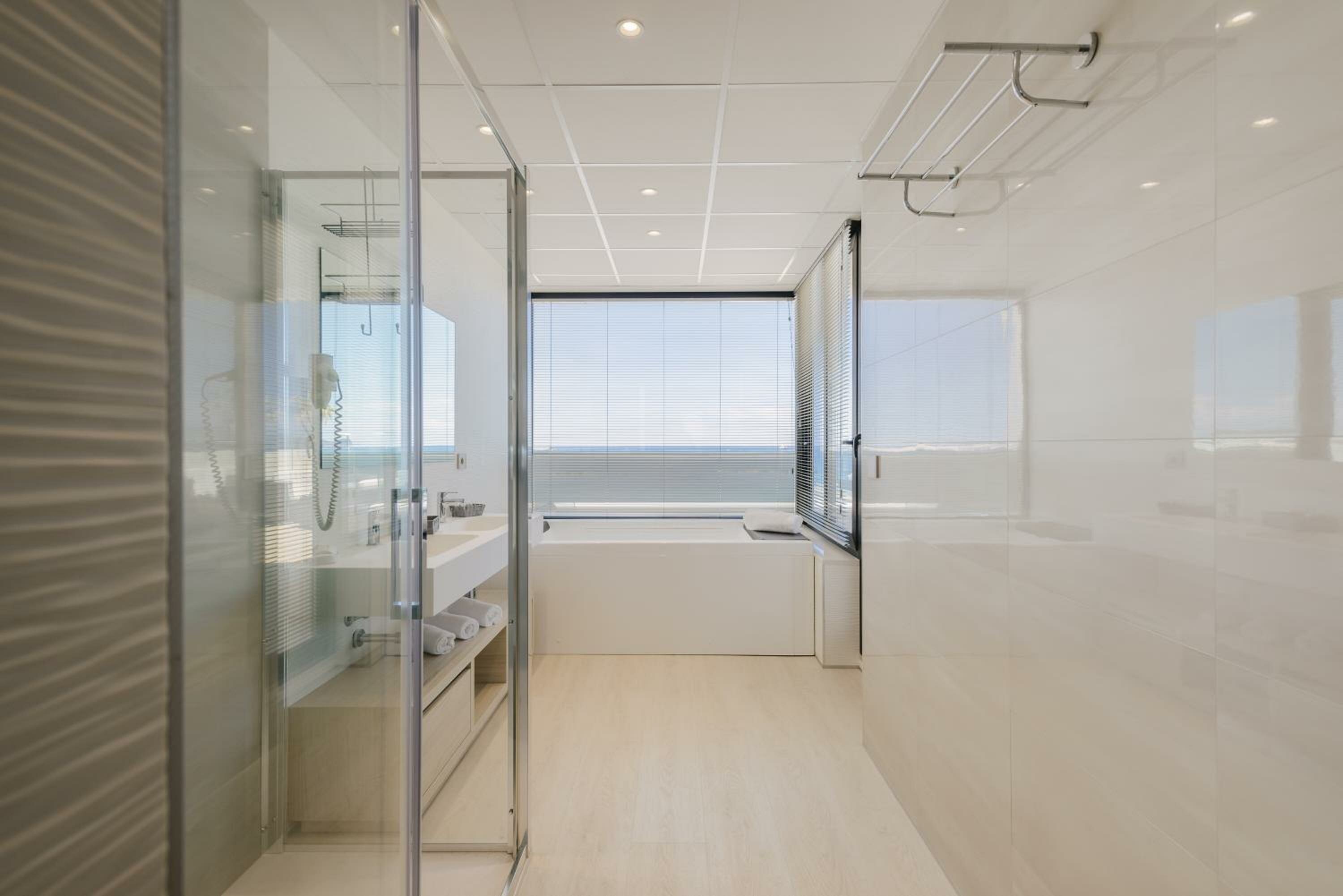 Superior Two-Bedroom Apartment with Terrace and Sea View