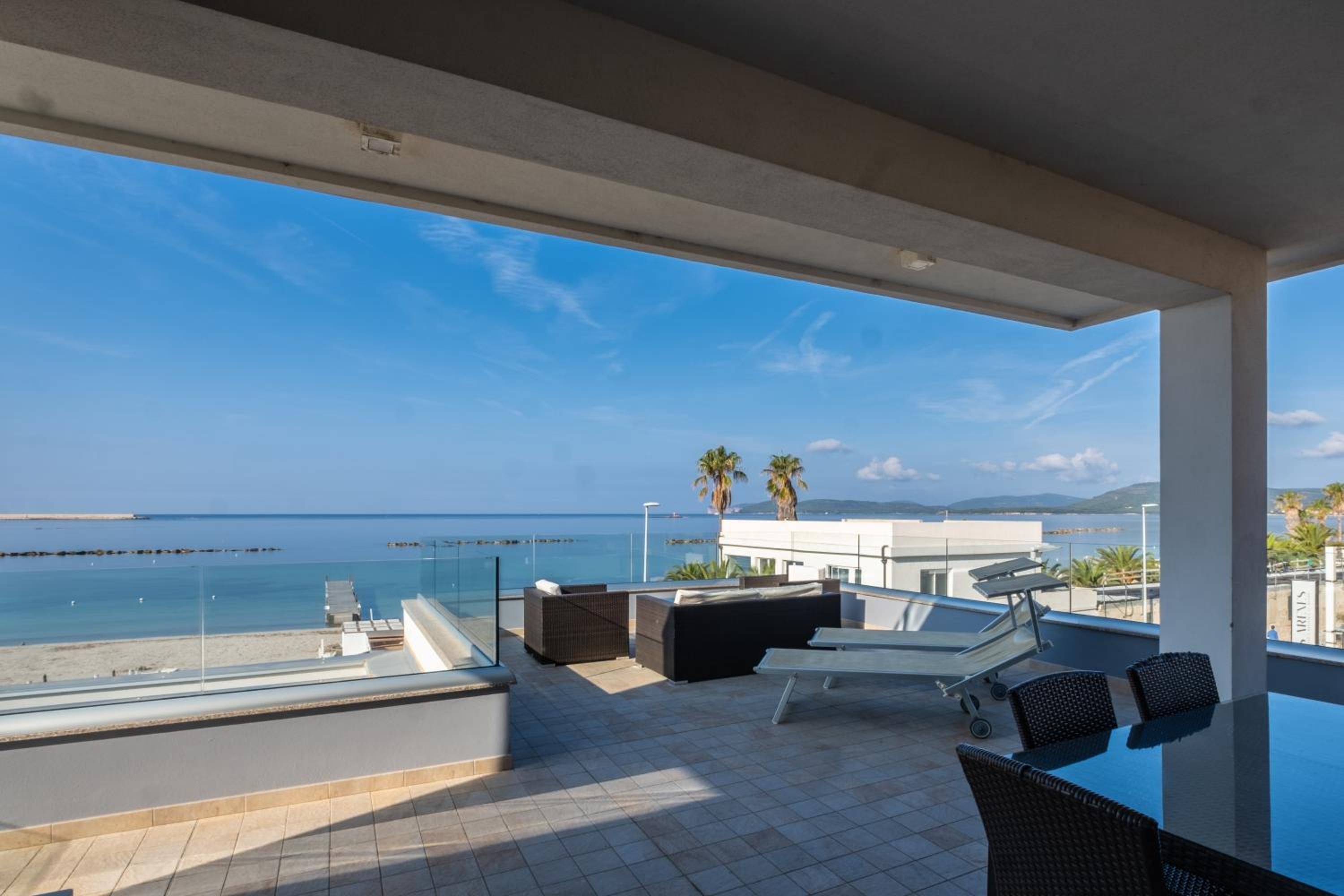 Superior Two-Bedroom Apartment with Terrace and Sea View