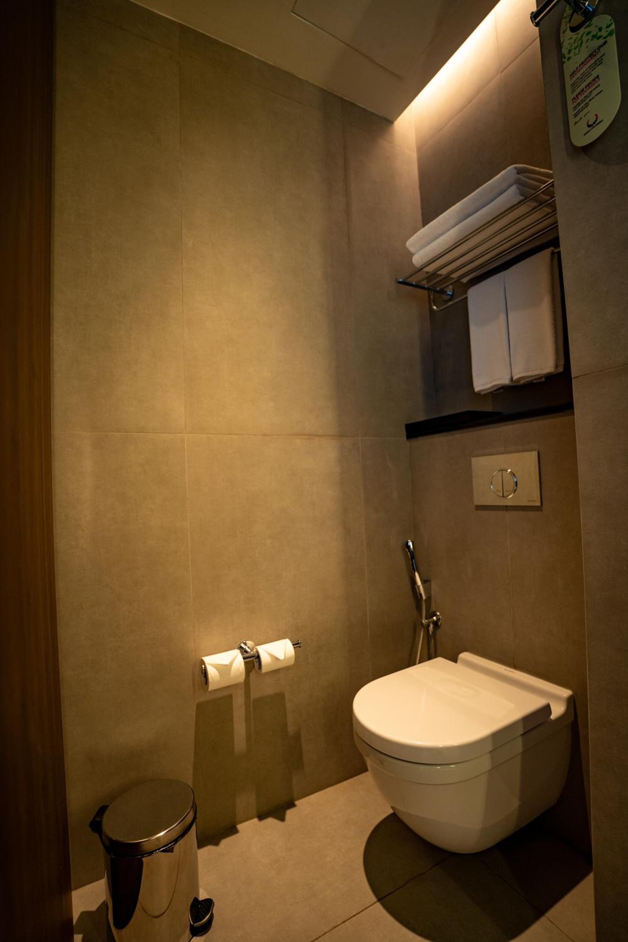 Deluxe Double with Partial Sea View