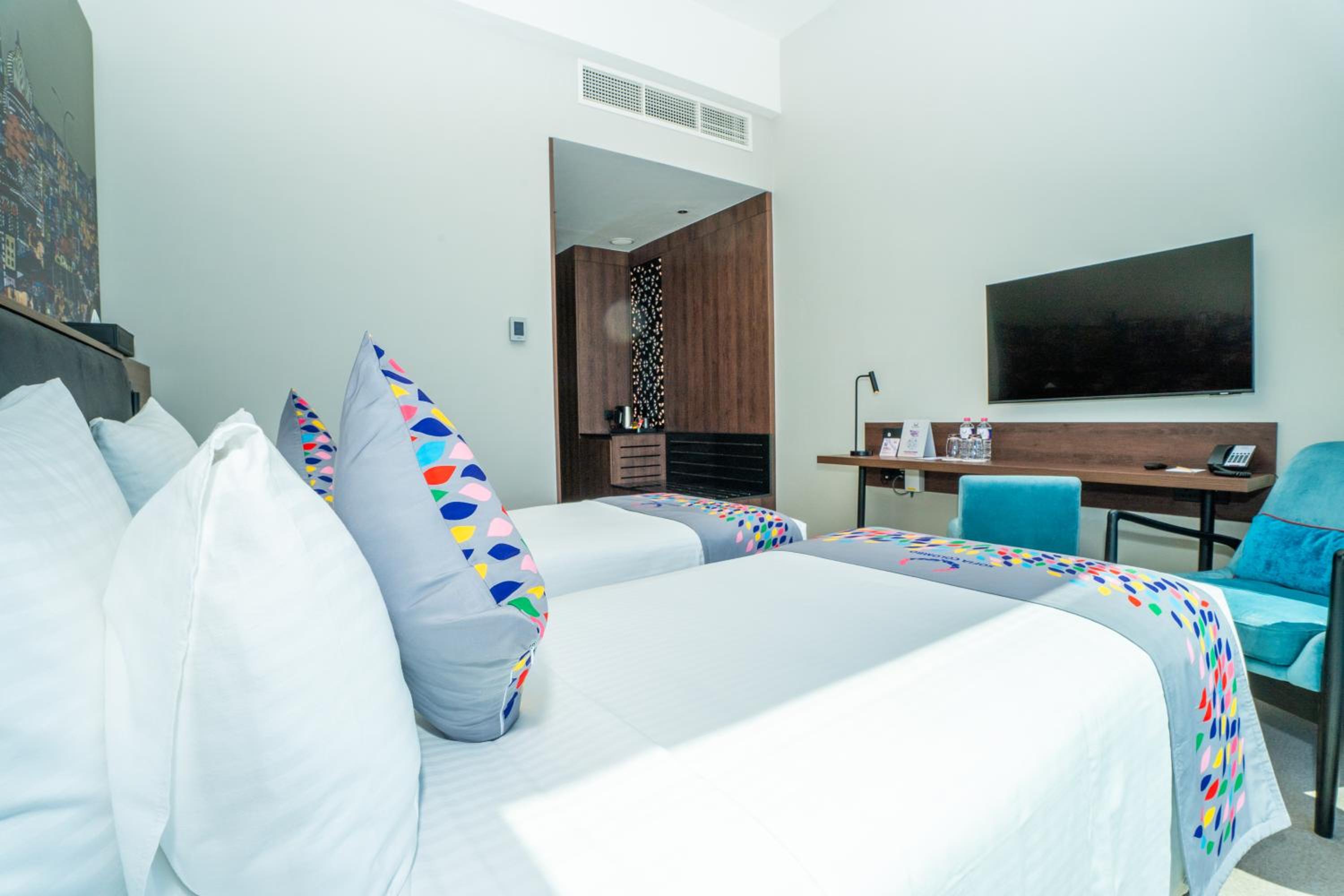 Deluxe Double with Partial Sea View