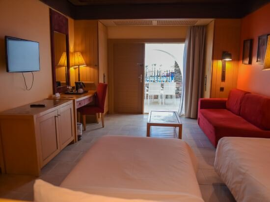 Standard King Room Partial Sea View With Balcony