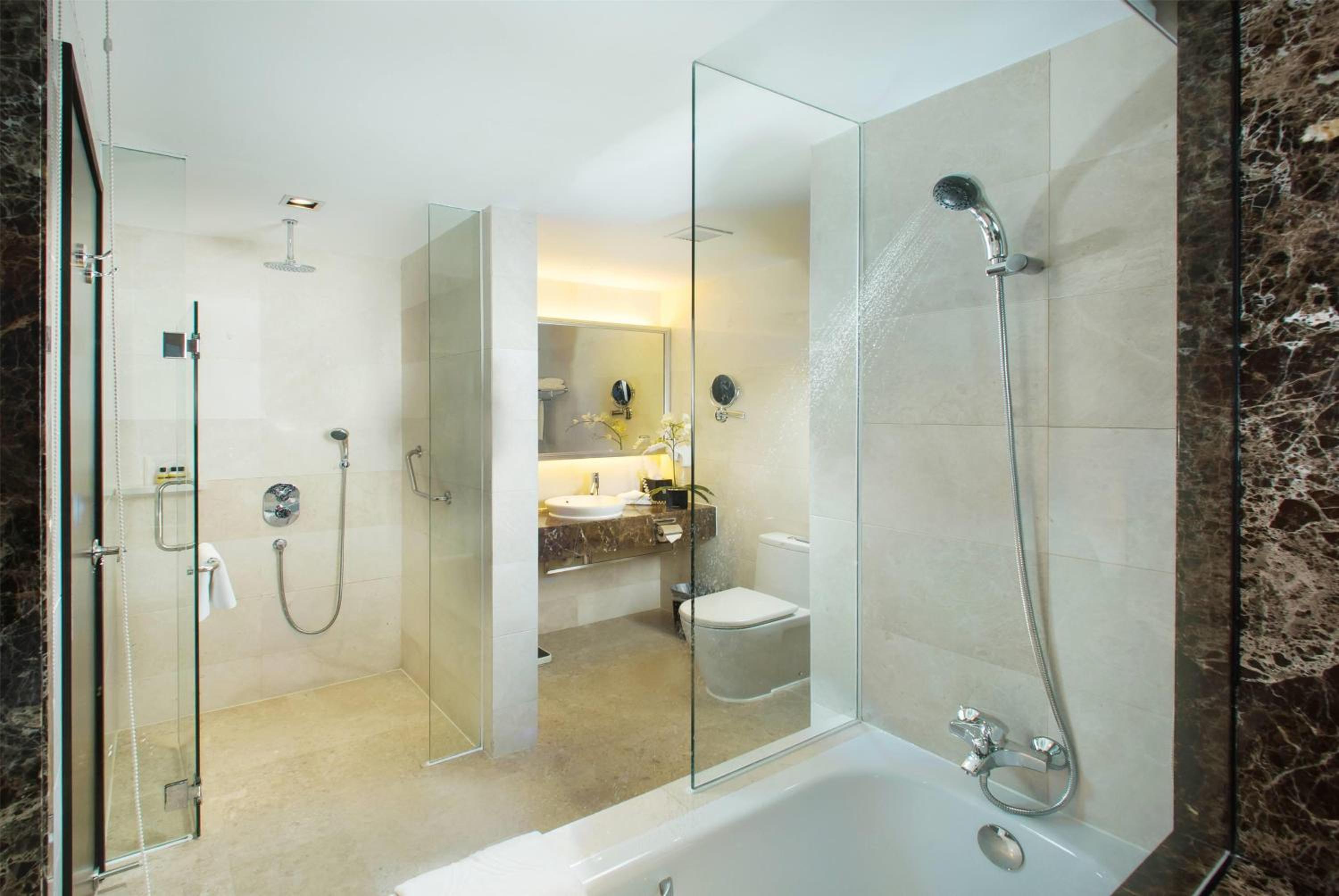 Executive Deluxe Suite