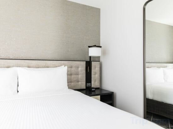 1 KING BED HARBOUR VIEW TOWER