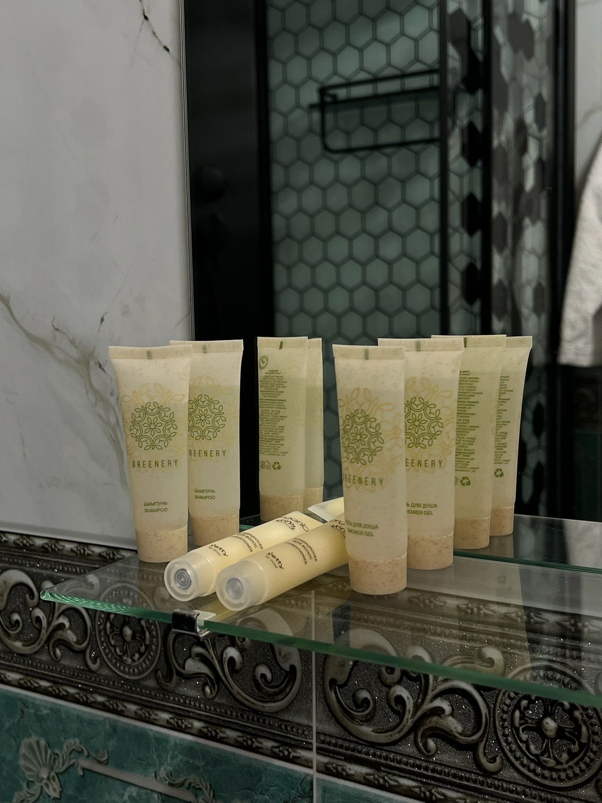 Трехместный номер с видом на горы