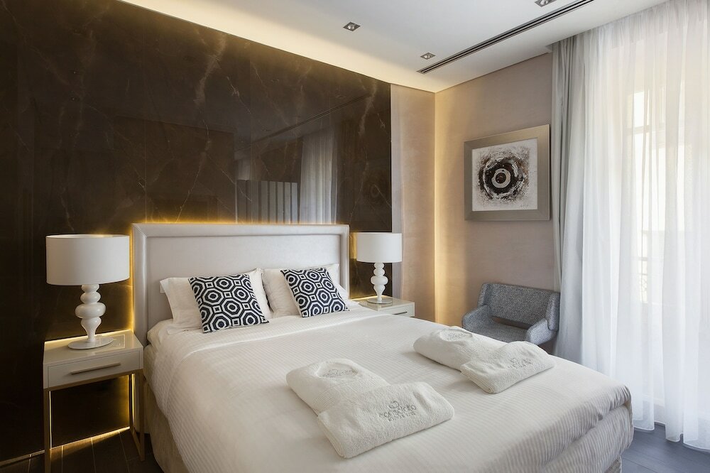 Deluxe Suite with Old Town View and Balcony