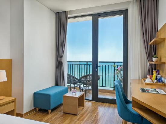 King Suite With Balcony And Ocean View