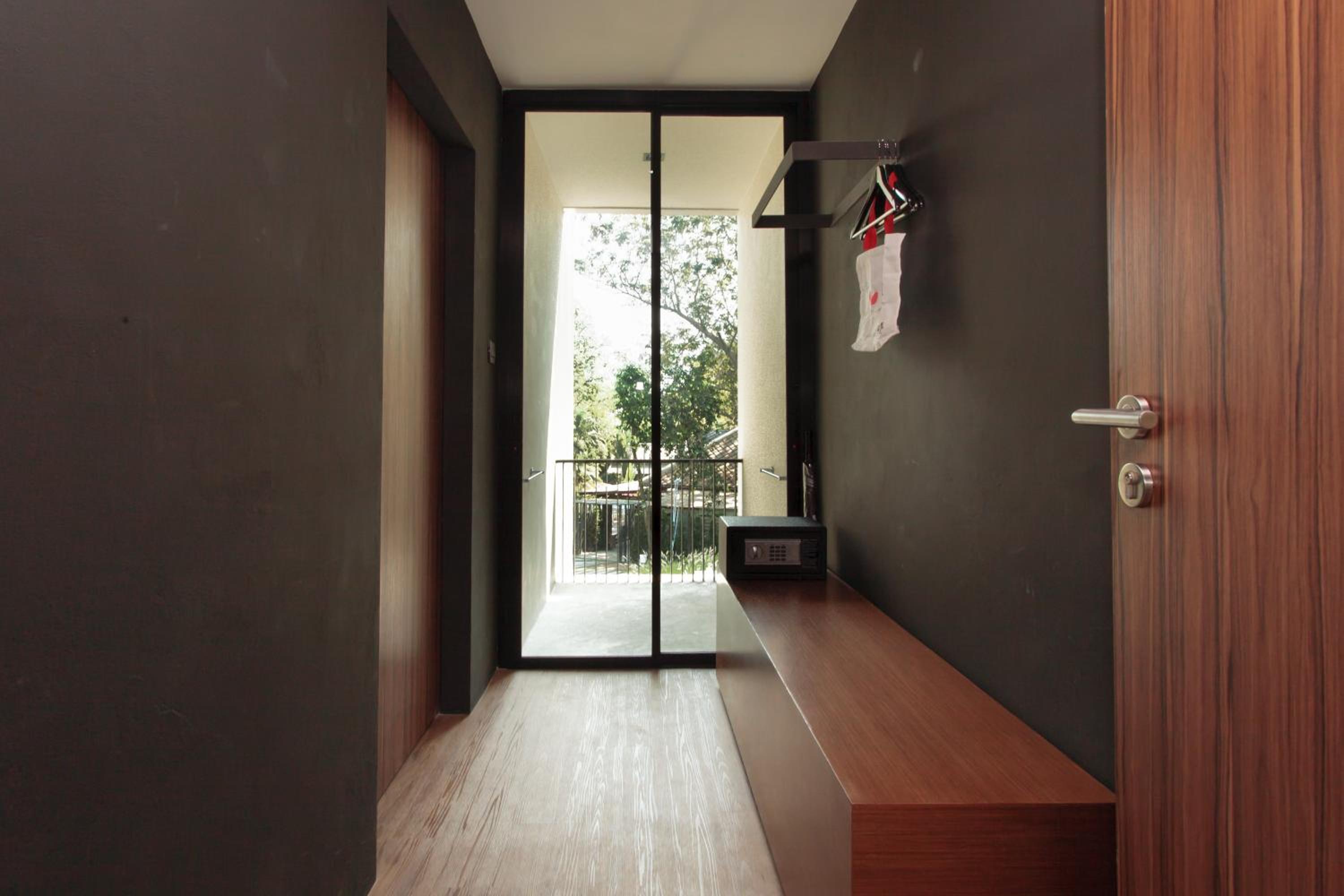 Deluxe room with Pool view